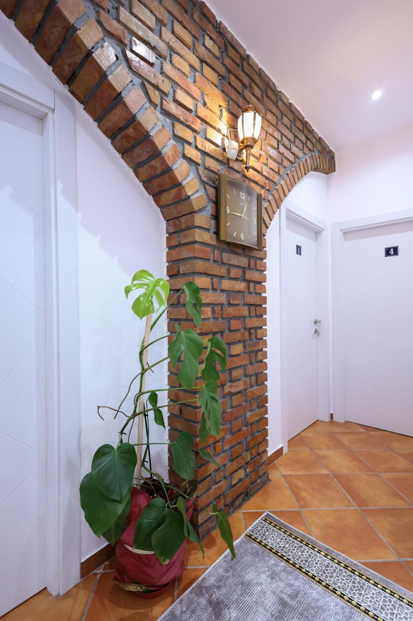 Hotel Boutique Buzi Berat Exterior photo
